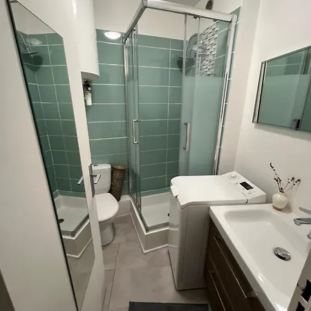 Apartament Beau 300 M De La Avec Parking